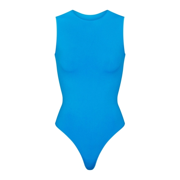 NWT SKIMS ESSENTIAL CREWNECK BODYSUIT IN SOLD OUT COLOR MYKONOS SIZE XXS/XS - Picture 1 of 6